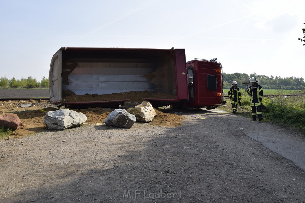 Schwerer VU LKW Zug Bergheim Kenten Koelnerstr P250.JPG - Miklos Laubert